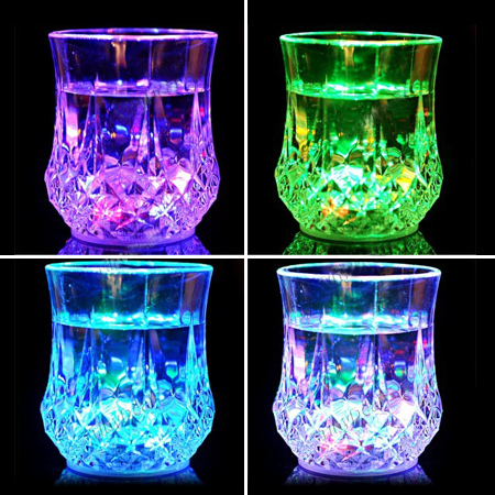 لیوان جادویی دارای LED